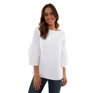 Blusa de cuello redondo y mangas abombadas 3/4. es una blusa perfecta para unos jeans o usarla con pantalón de vestir para un estilo más formal.